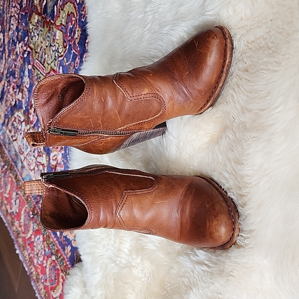 Frye - Madeline Ankle Boots - Cognac Leather